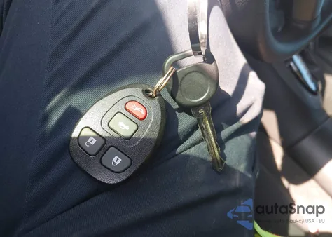 2007 Pontiac Solstice из США, поврежденный, VIN 1G2MB35B97Y117129